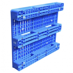 Plastic pallet box
