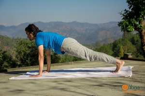 Best 200 Hours Yoga Teacher Training Course in Delhi with Ma